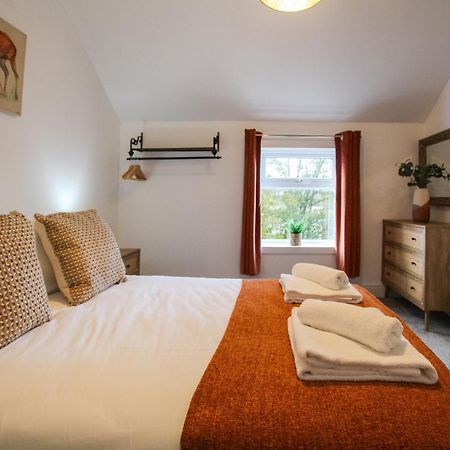 Fairways View - Spacious Apartment - Sleeps 6 - Lovely Views - By Rework Accommodation Hoylake Buitenkant foto