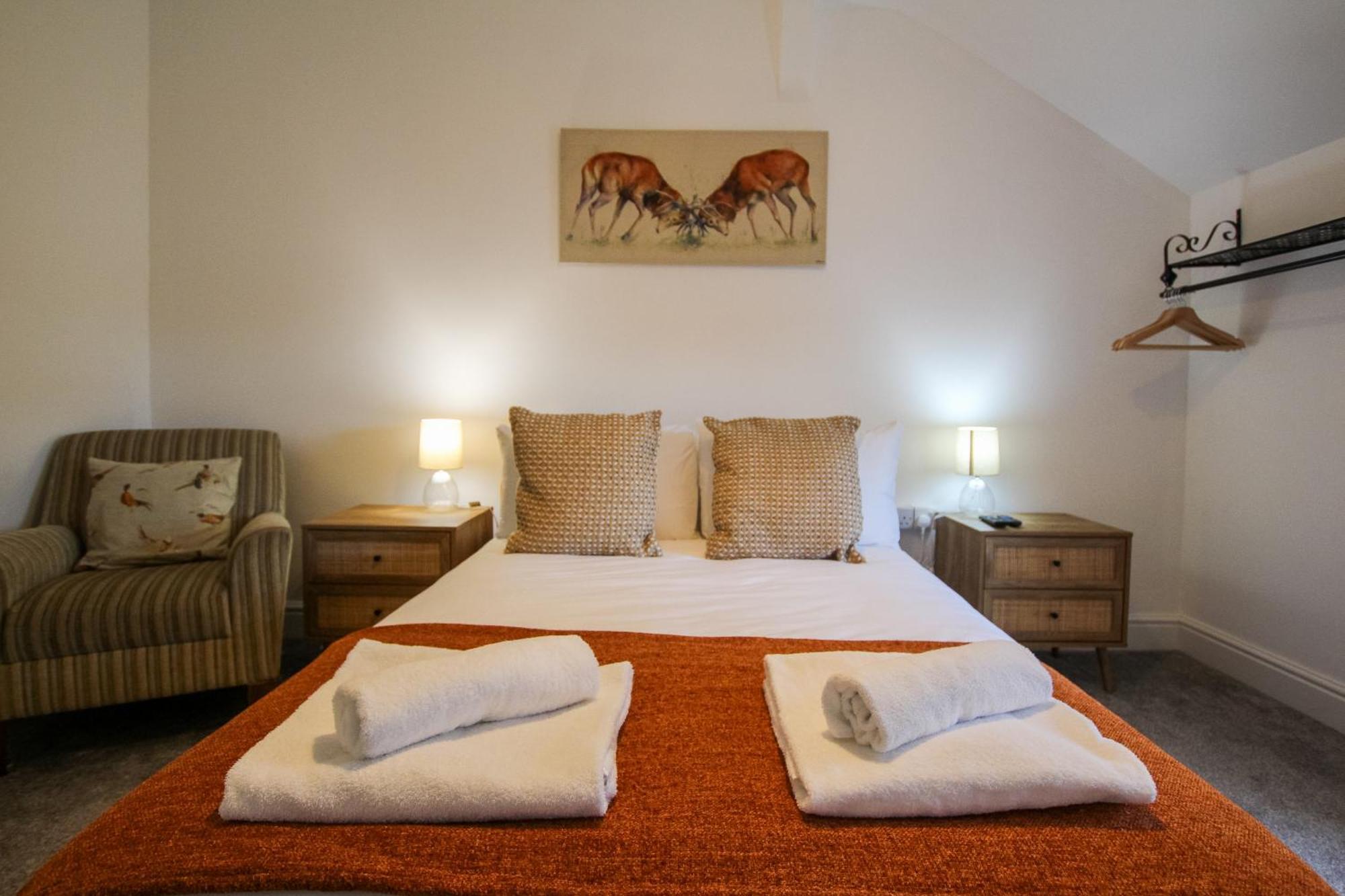 Fairways View - Spacious Apartment - Sleeps 6 - Lovely Views - By Rework Accommodation Hoylake Buitenkant foto
